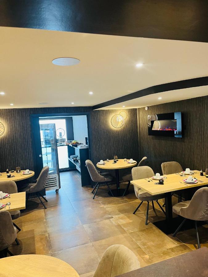 פמפול Hotel Restaurant De La Marne מראה חיצוני תמונה