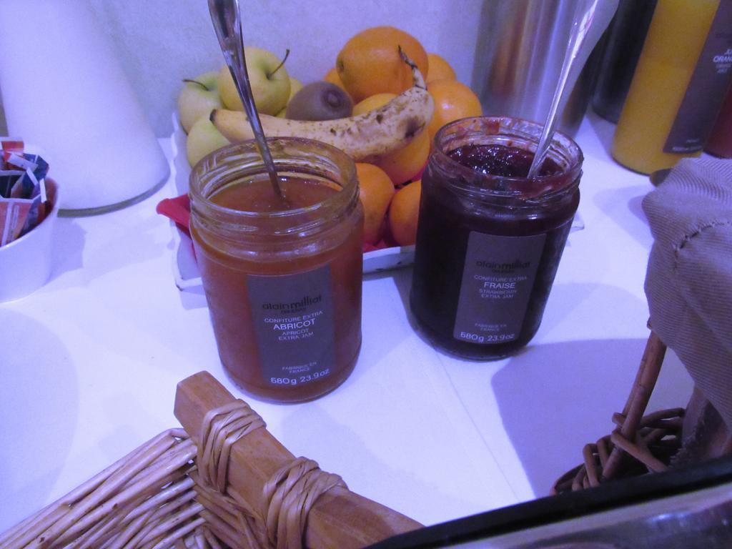 פמפול Hotel Restaurant De La Marne מראה חיצוני תמונה